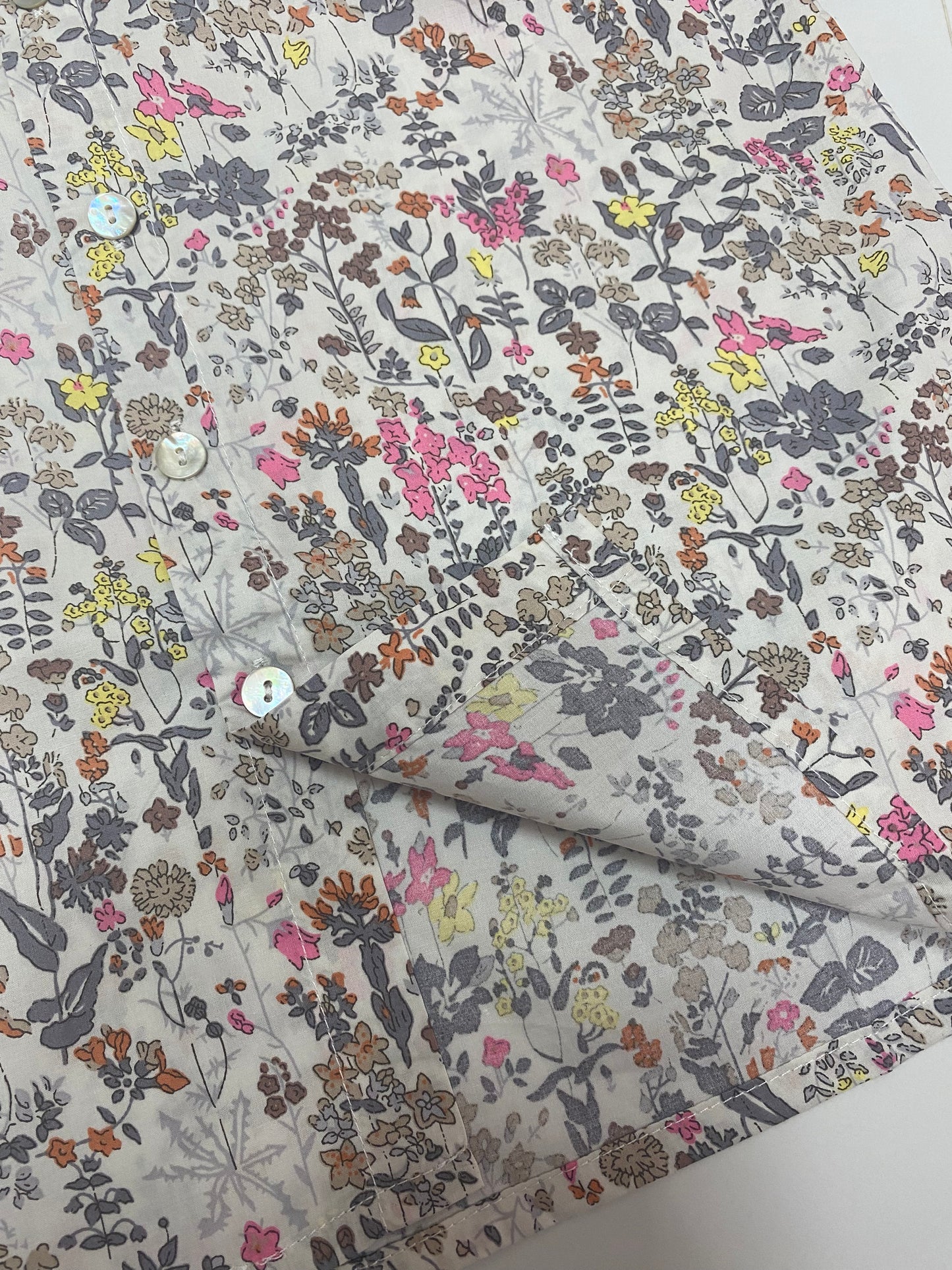 قميص الربيع