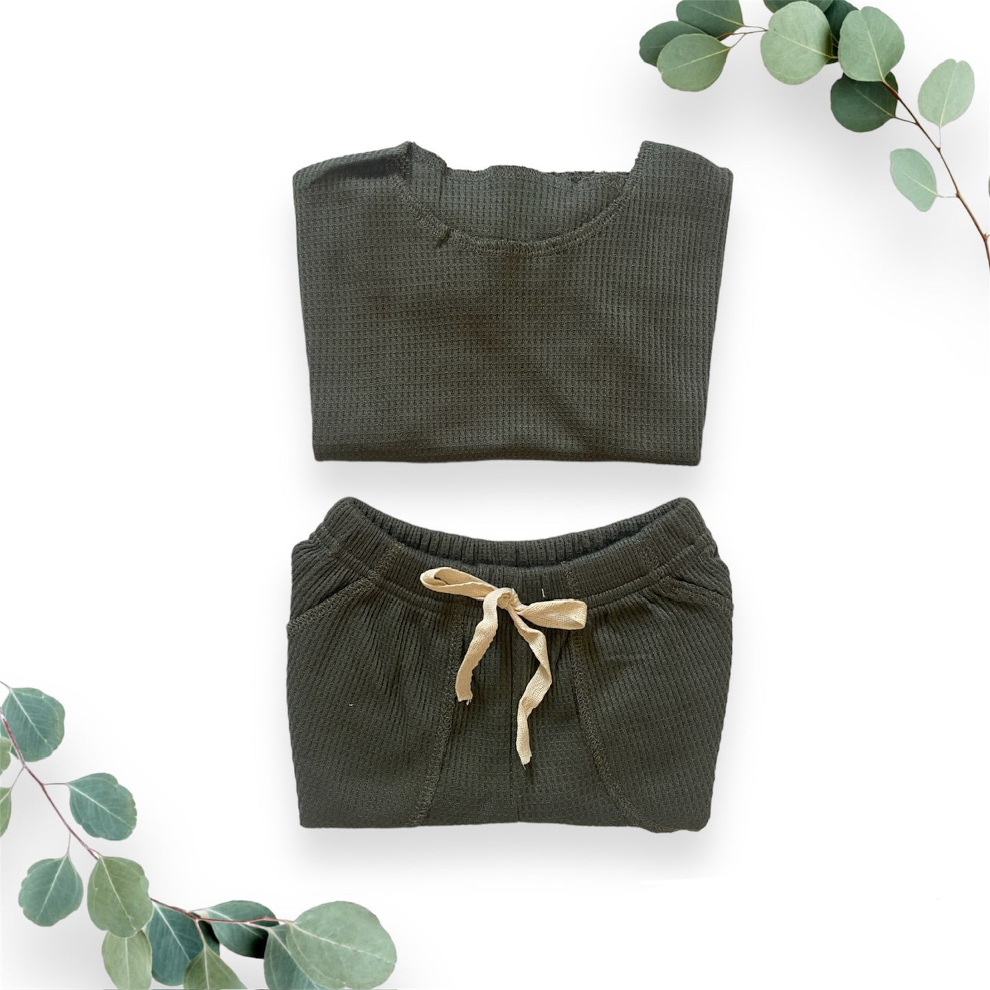 شورت وتيشيرت