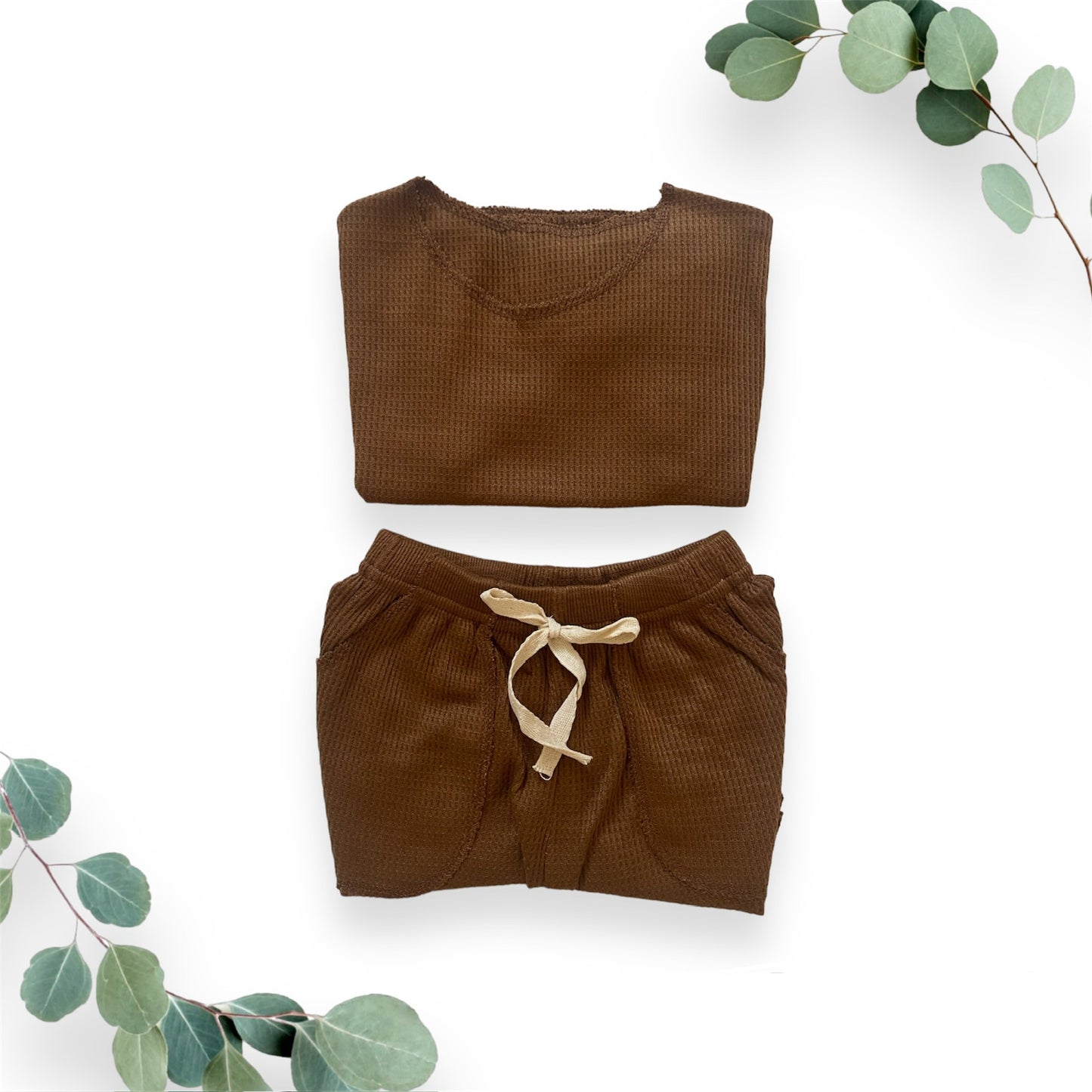 شورت وتيشيرت