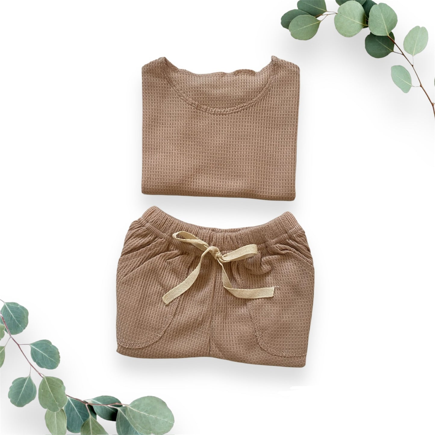 شورت وتيشيرت