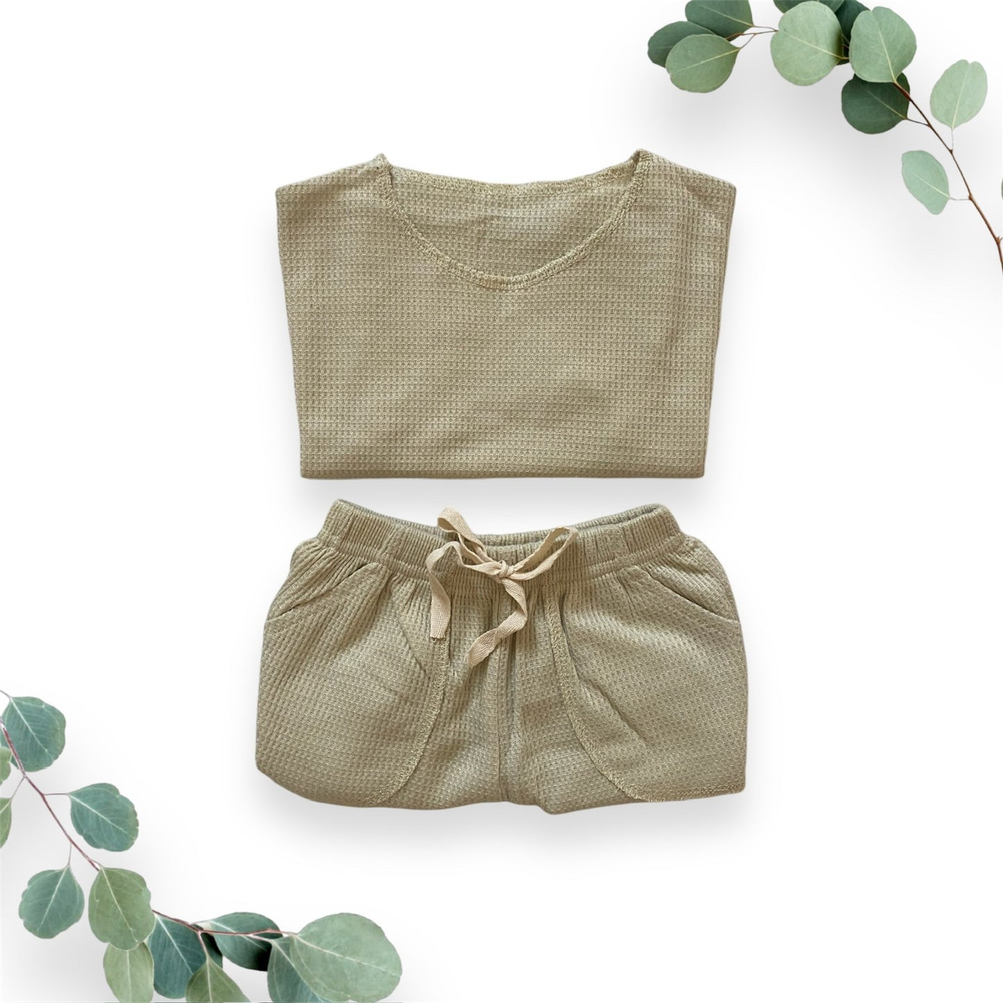 شورت وتيشيرت