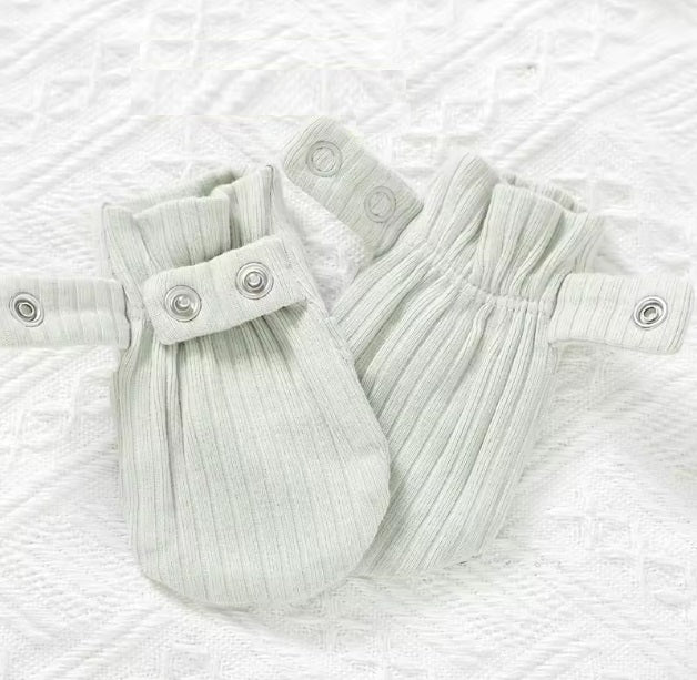 طقم جوارب وقفازات قطنية