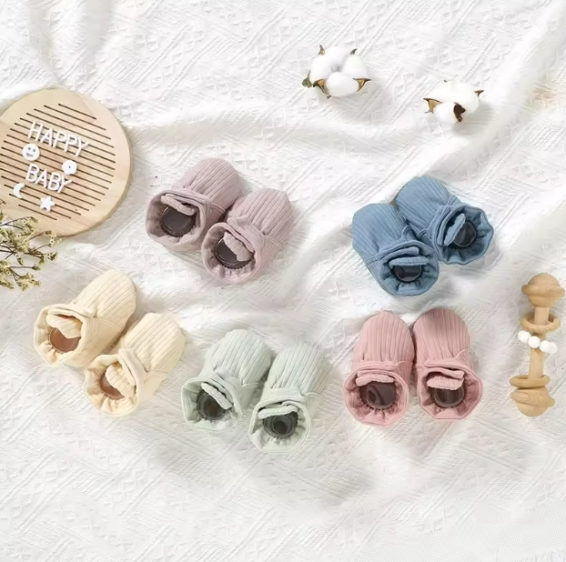 طقم جوارب وقفازات قطنية