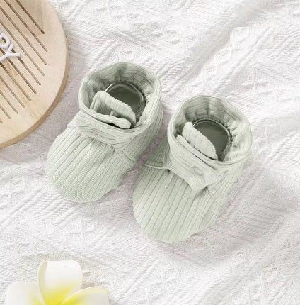 طقم جوارب وقفازات قطنية