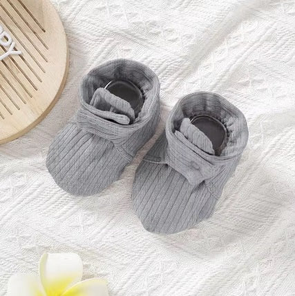 طقم جوارب وقفازات قطنية